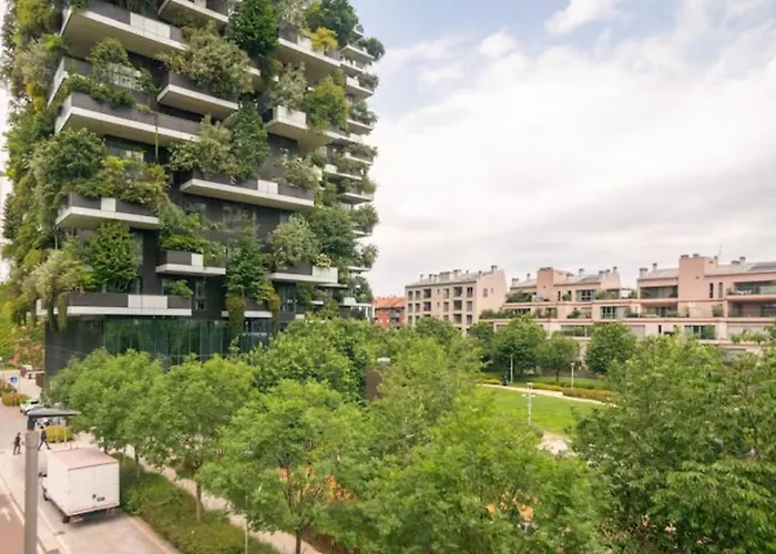 Free Wi-Fi - A/C - Vertical Tower - Garibaldi